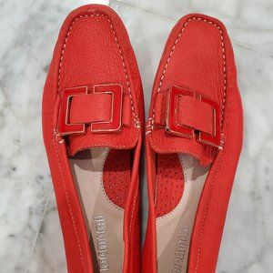 Women's flat shoes